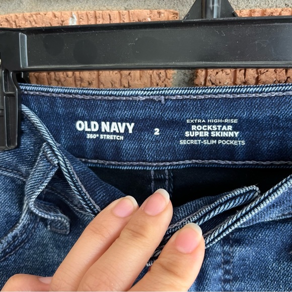 Old Navy Extra High Rise Rockstar Skinny Keans - Picture 2 of 4